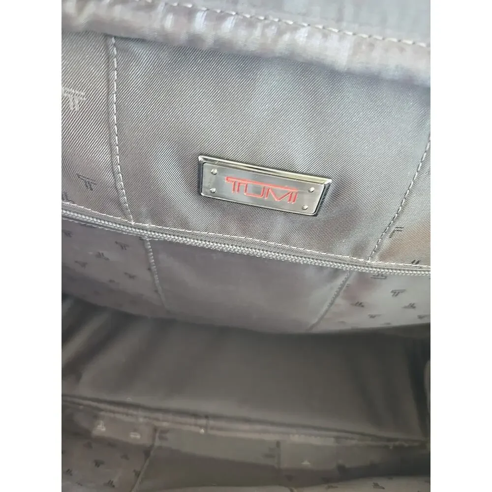 Tumi approx 17x12x8